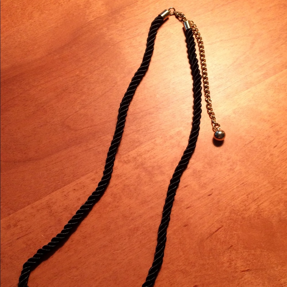 Black rope necklace.
